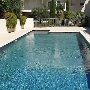 2 Pers, Terrasse, Piscine, Parking Saint-Rémy-de-Provence